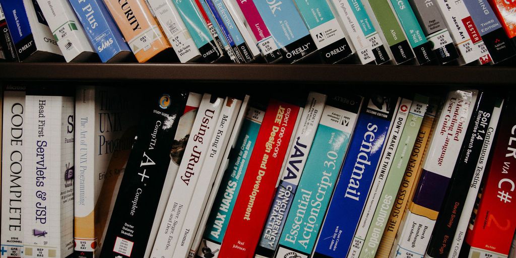Coge ese manual de Java y comienza a programar